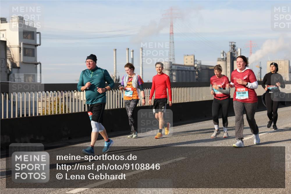 03.10.2025 - Köhlbrandbrückenlauf Lena Gebhardt http://msf.ph/oto/9108846 03.10.2025 10:14:16 Position 2 1880 meine-sportfotos.de