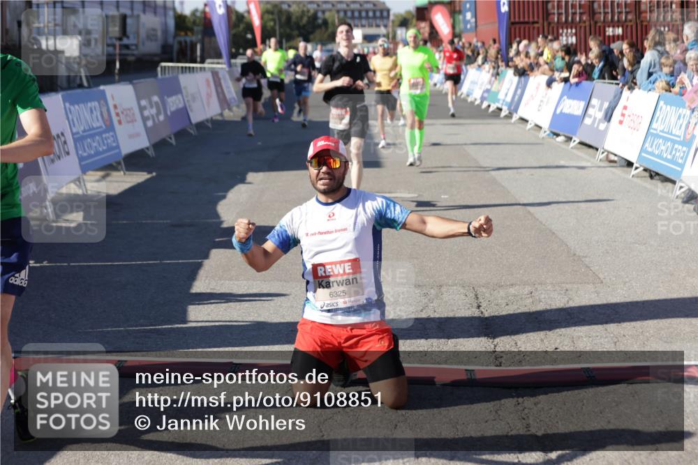 03.10.2025 - Köhlbrandbrückenlauf Jannik Wohlers http://msf.ph/oto/9108851 03.10.2025 12:59:36 Ziel 4111, 4119, 4215, 4270, 4475, 6060, 6325, 6364, 6616, 6654, 6666, 6754 meine-sportfotos.de