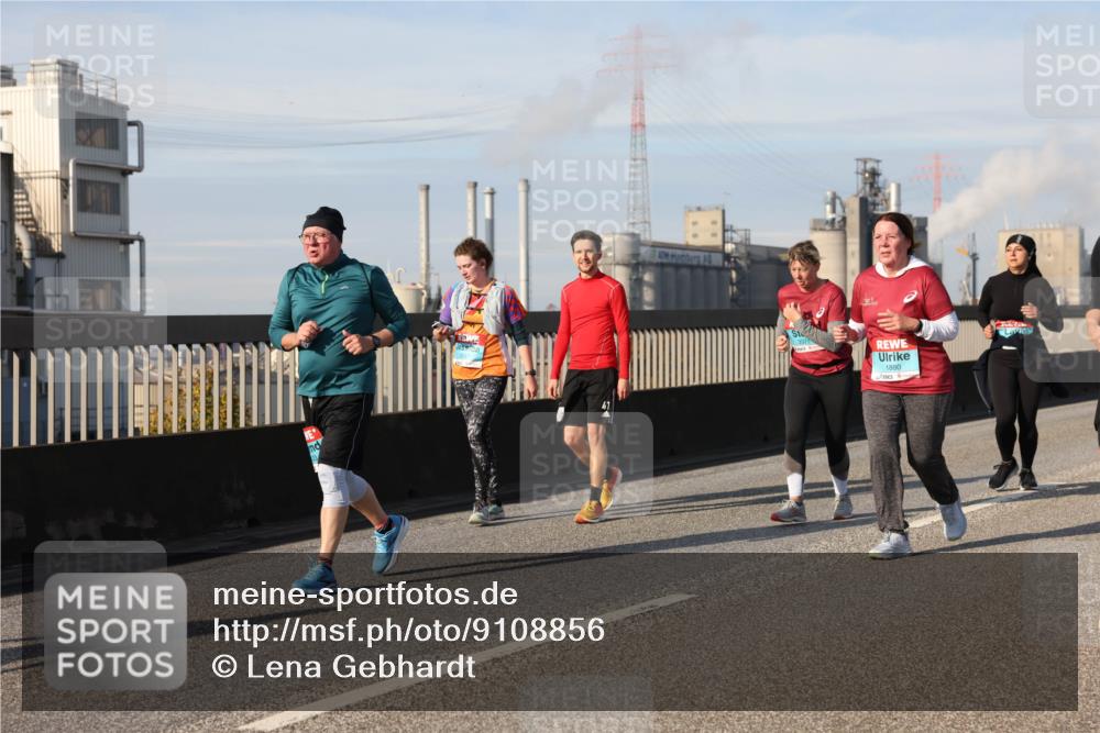 03.10.2025 - Köhlbrandbrückenlauf Lena Gebhardt http://msf.ph/oto/9108856 03.10.2025 10:14:16 Position 2 1880 meine-sportfotos.de