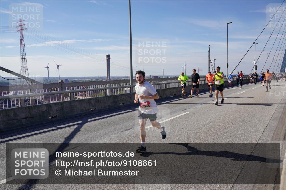 03.10.2025 - Köhlbrandbrückenlauf Michael Burmester http://msf.ph/oto/9108861 03.10.2025 12:51:32 Position 2  meine-sportfotos.de