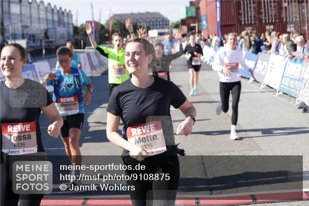 03.10.2025 - Köhlbrandbrückenlauf Jannik Wohlers http://msf.ph/oto/9108875 03.10.2025 13:29:33 Ziel 5340, 5366, 5470, 5482, 5514, 5601, 6093, 6156, 6215, 6334, 6335, 6336, 6351, 6387, 6439, 6539, 6543, 6554, 6555 meine-sportfotos.de