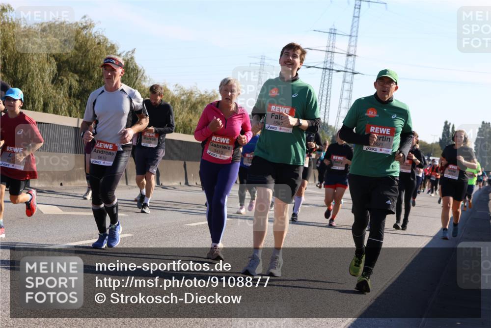 03.10.2025 - Köhlbrandbrückenlauf Strokosch-Dieckow http://msf.ph/oto/9108877 03.10.2025 12:22:59 Position 3 66, 6618, 5413, 5587, 5621 meine-sportfotos.de