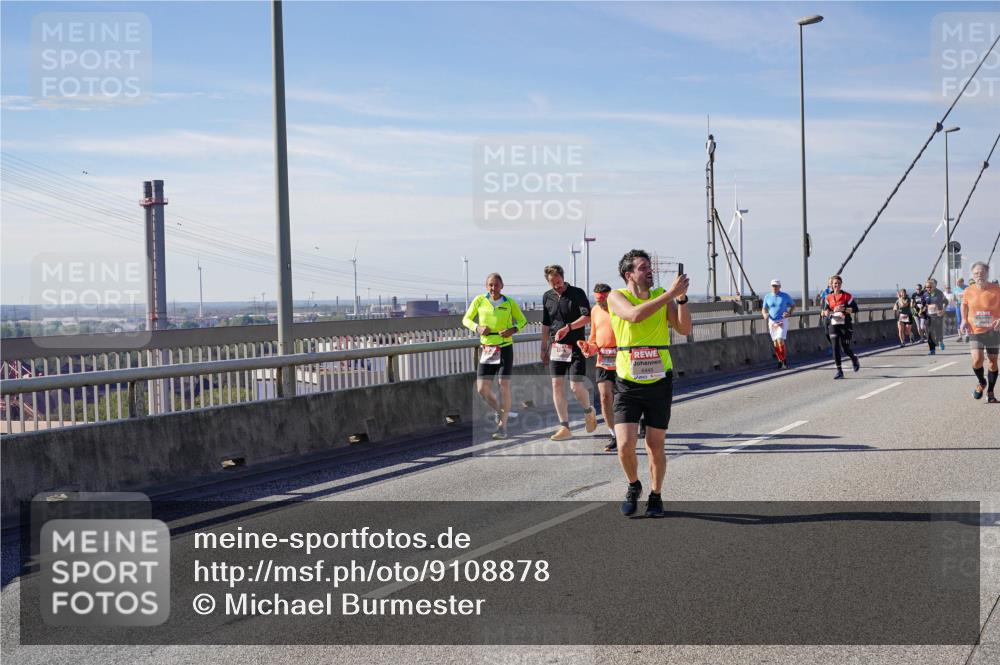 03.10.2025 - Köhlbrandbrückenlauf Michael Burmester http://msf.ph/oto/9108878 03.10.2025 12:51:33 Position 2 6445 meine-sportfotos.de