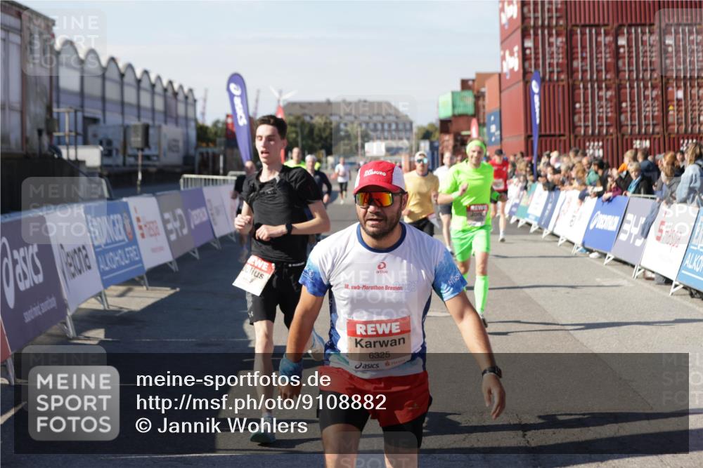 03.10.2025 - Köhlbrandbrückenlauf Jannik Wohlers http://msf.ph/oto/9108882 03.10.2025 12:59:37 Ziel 4111, 4119, 4215, 4270, 4475, 6060, 6325, 6364, 6616, 6654, 6666, 6754 meine-sportfotos.de