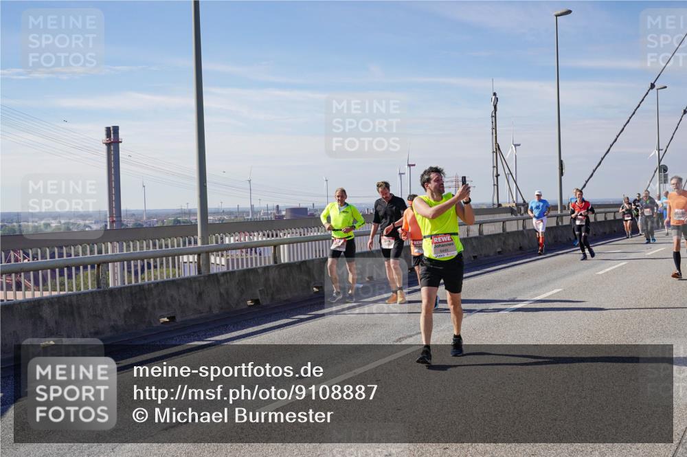 03.10.2025 - Köhlbrandbrückenlauf Michael Burmester http://msf.ph/oto/9108887 03.10.2025 12:51:33 Position 2 6445 meine-sportfotos.de