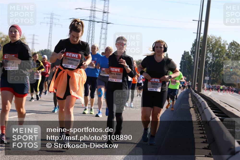 03.10.2025 - Köhlbrandbrückenlauf Strokosch-Dieckow http://msf.ph/oto/9108890 03.10.2025 12:23:03 Position 3 5401, 5400, 5855, 4674 meine-sportfotos.de