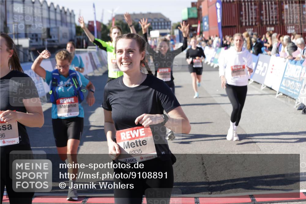 03.10.2025 - Köhlbrandbrückenlauf Jannik Wohlers http://msf.ph/oto/9108891 03.10.2025 13:29:33 Ziel 5340, 5366, 5470, 5482, 5514, 5601, 6093, 6156, 6215, 6334, 6335, 6336, 6351, 6387, 6439, 6539, 6543, 6554, 6555 meine-sportfotos.de