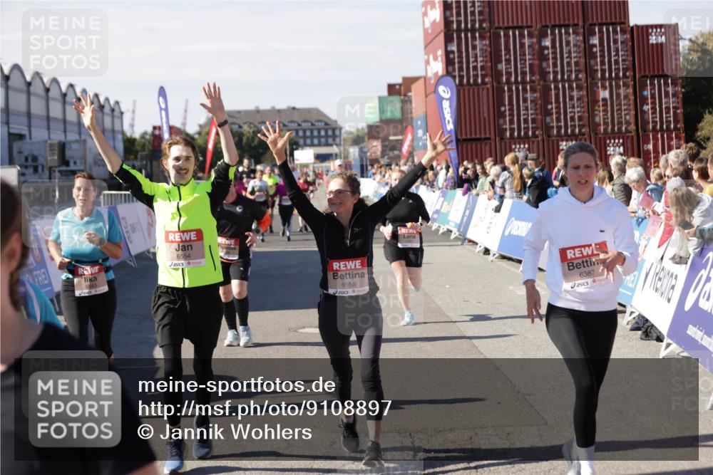 03.10.2025 - Köhlbrandbrückenlauf Jannik Wohlers http://msf.ph/oto/9108897 03.10.2025 13:29:34 Ziel 5340, 5470, 5482, 5514, 5601, 6093, 6156, 6215, 6334, 6335, 6336, 6351, 6387, 6439, 6539, 6543, 6554, 6555 meine-sportfotos.de