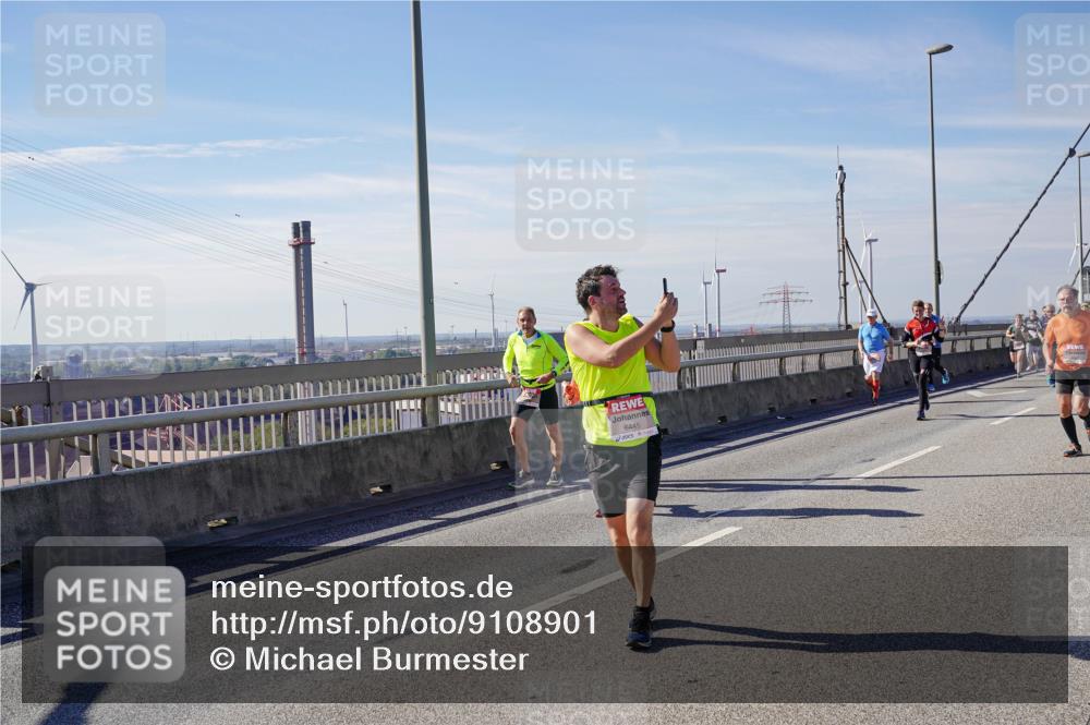 03.10.2025 - Köhlbrandbrückenlauf Michael Burmester http://msf.ph/oto/9108901 03.10.2025 12:51:34 Position 2 6445 meine-sportfotos.de