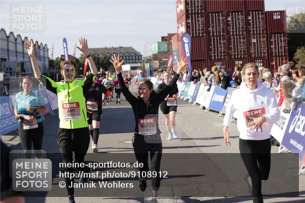 03.10.2025 - Köhlbrandbrückenlauf Jannik Wohlers http://msf.ph/oto/9108912 03.10.2025 13:29:34 Ziel 5340, 5470, 5482, 5514, 5601, 6093, 6156, 6215, 6334, 6335, 6336, 6351, 6387, 6439, 6539, 6543, 6554, 6555 meine-sportfotos.de