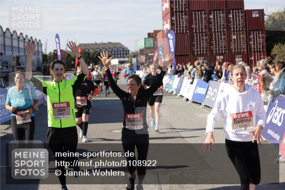 03.10.2025 - Köhlbrandbrückenlauf Jannik Wohlers http://msf.ph/oto/9108922 03.10.2025 13:29:34 Ziel 5340, 5470, 5482, 5514, 5601, 6093, 6156, 6215, 6334, 6335, 6336, 6351, 6387, 6439, 6539, 6543, 6554, 6555 meine-sportfotos.de