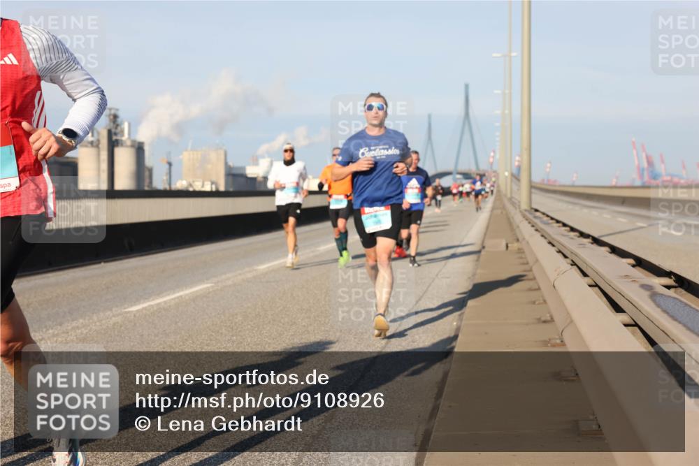 03.10.2025 - Köhlbrandbrückenlauf Lena Gebhardt http://msf.ph/oto/9108926 03.10.2025 09:41:10 Position 2  meine-sportfotos.de