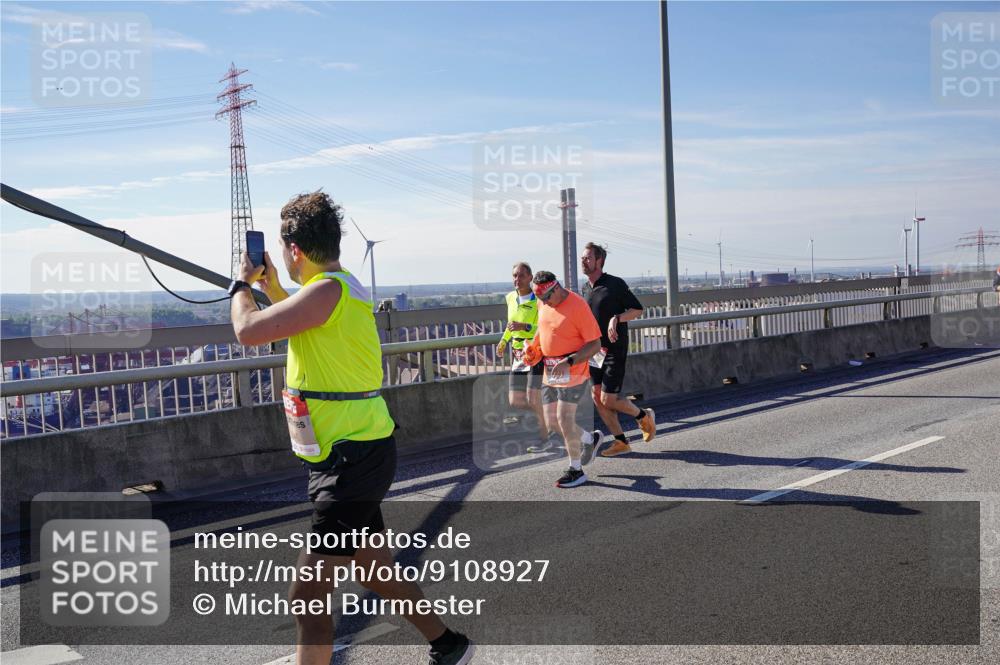 03.10.2025 - Köhlbrandbrückenlauf Michael Burmester http://msf.ph/oto/9108927 03.10.2025 12:51:36 Position 2  meine-sportfotos.de