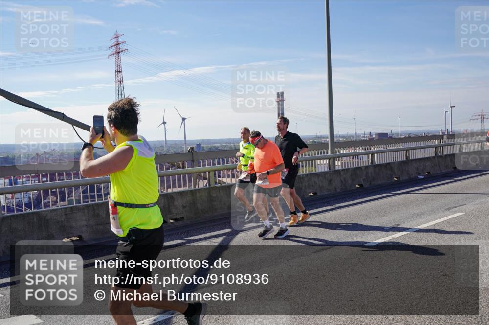 03.10.2025 - Köhlbrandbrückenlauf Michael Burmester http://msf.ph/oto/9108936 03.10.2025 12:51:36 Position 2  meine-sportfotos.de