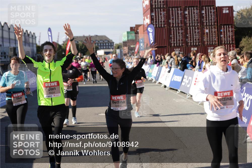 03.10.2025 - Köhlbrandbrückenlauf Jannik Wohlers http://msf.ph/oto/9108942 03.10.2025 13:29:34 Ziel 5340, 5470, 5482, 5514, 5601, 6093, 6156, 6215, 6334, 6335, 6336, 6351, 6387, 6439, 6539, 6543, 6554, 6555 meine-sportfotos.de