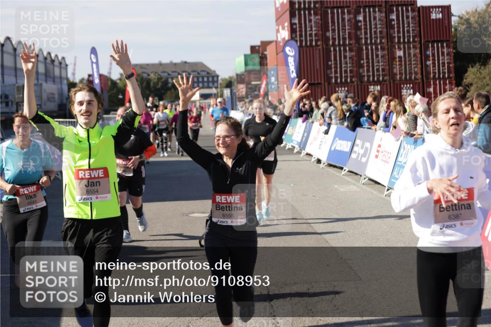 03.10.2025 - Köhlbrandbrückenlauf Jannik Wohlers http://msf.ph/oto/9108953 03.10.2025 13:29:35 Ziel 5340, 5470, 5482, 5514, 5601, 6093, 6156, 6215, 6334, 6335, 6336, 6351, 6387, 6439, 6539, 6543, 6554, 6555 meine-sportfotos.de