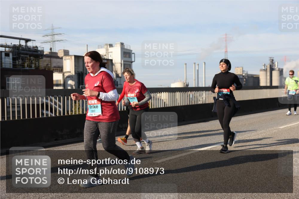 03.10.2025 - Köhlbrandbrückenlauf Lena Gebhardt http://msf.ph/oto/9108973 03.10.2025 10:14:19 Position 2 1880 meine-sportfotos.de