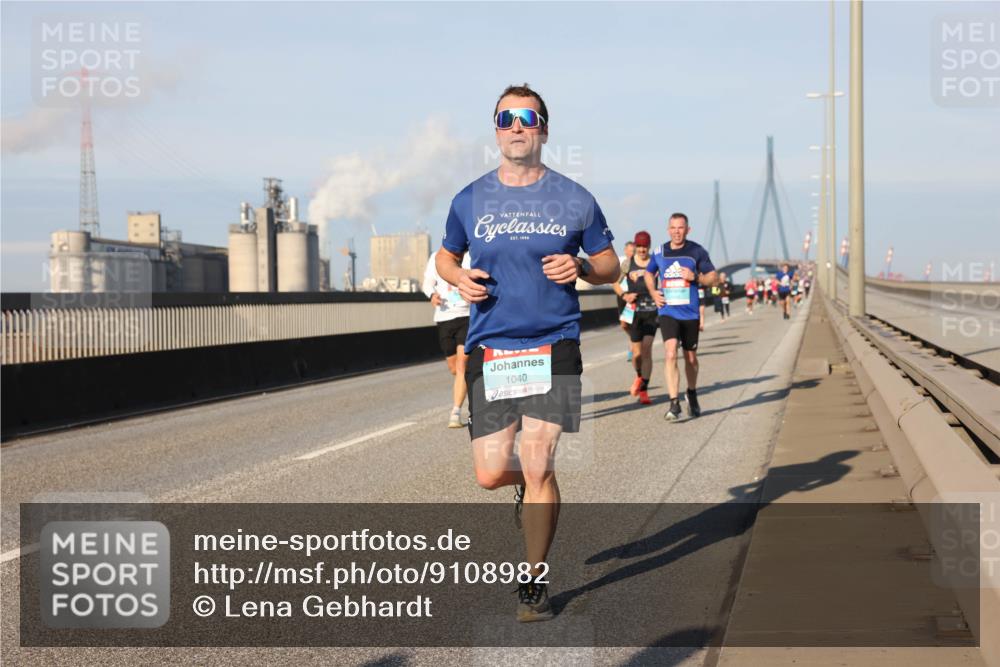 03.10.2025 - Köhlbrandbrückenlauf Lena Gebhardt http://msf.ph/oto/9108982 03.10.2025 09:41:11 Position 2 1040 meine-sportfotos.de