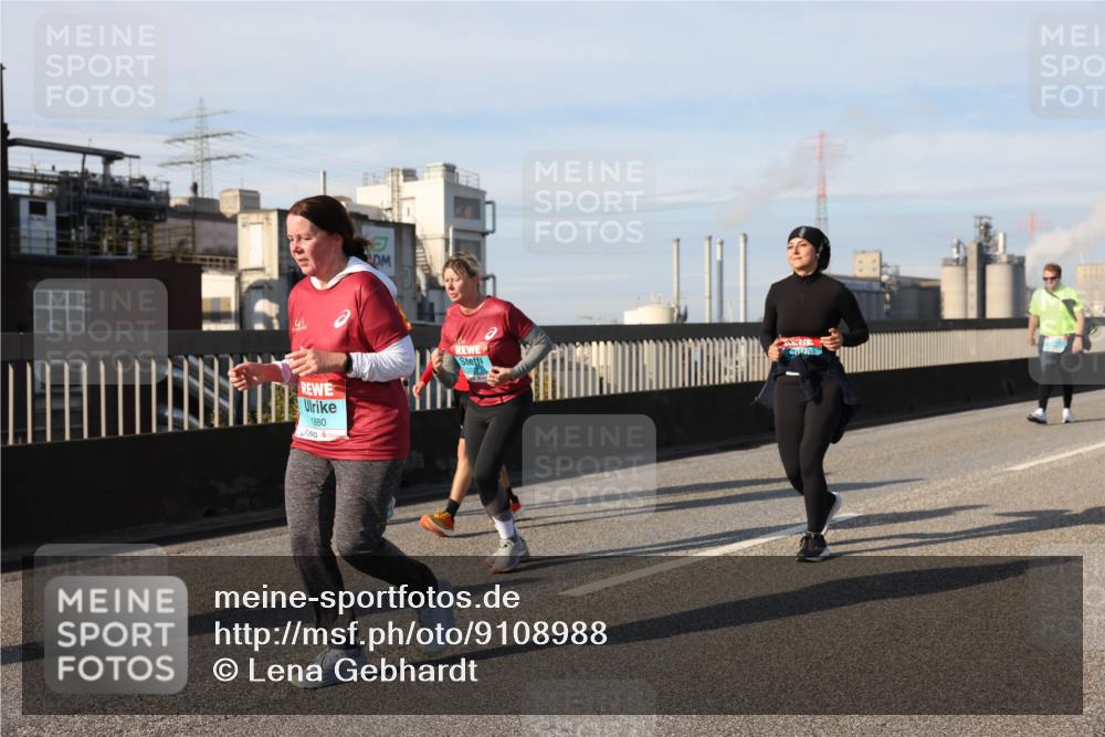 03.10.2025 - Köhlbrandbrückenlauf Lena Gebhardt http://msf.ph/oto/9108988 03.10.2025 10:14:19 Position 2 1880 meine-sportfotos.de