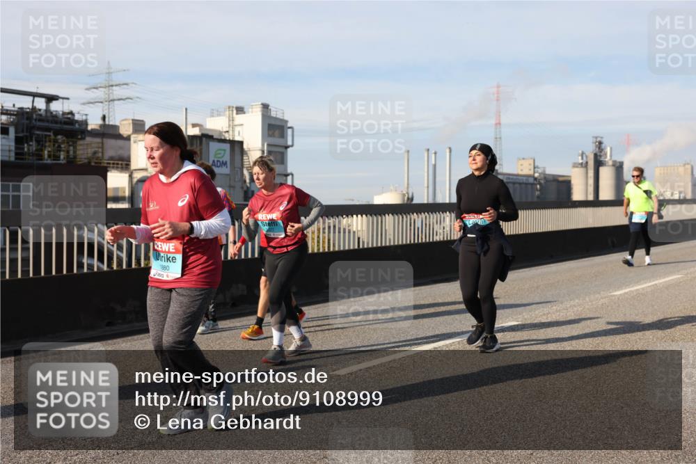 03.10.2025 - Köhlbrandbrückenlauf Lena Gebhardt http://msf.ph/oto/9108999 03.10.2025 10:14:19 Position 2 1880 meine-sportfotos.de