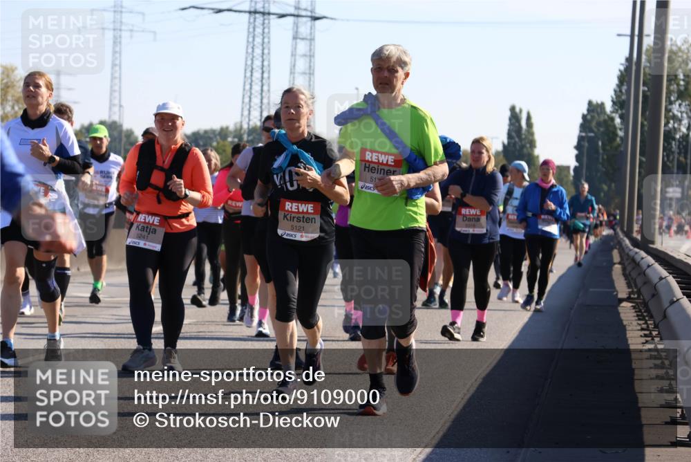 03.10.2025 - Köhlbrandbrückenlauf Strokosch-Dieckow http://msf.ph/oto/9109000 03.10.2025 12:23:19 Position 3 5241, 5121, 51, 5316 meine-sportfotos.de
