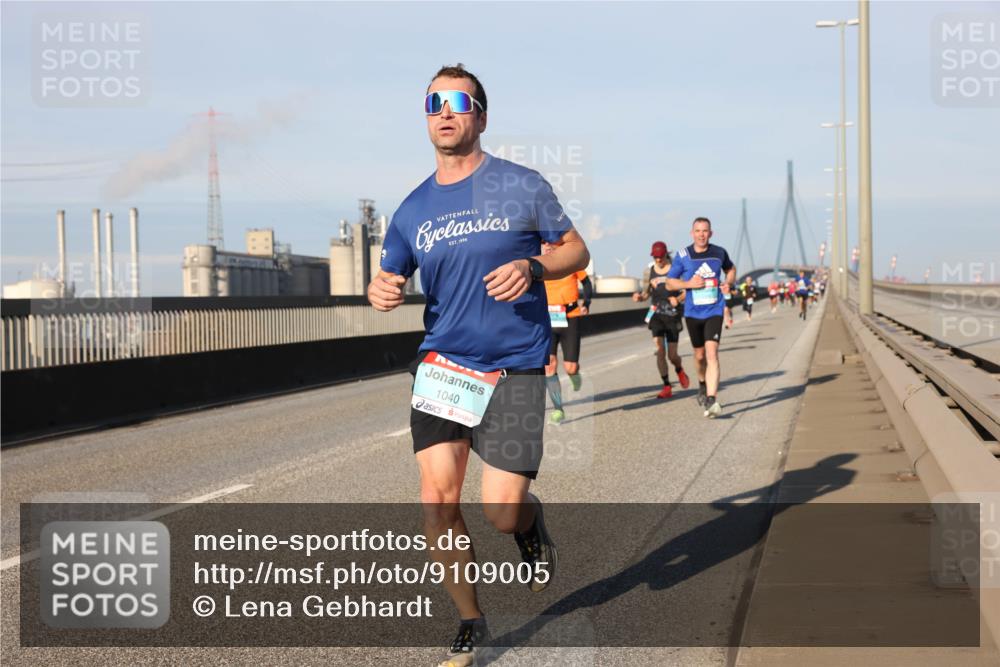03.10.2025 - Köhlbrandbrückenlauf Lena Gebhardt http://msf.ph/oto/9109005 03.10.2025 09:41:11 Position 2 1040 meine-sportfotos.de