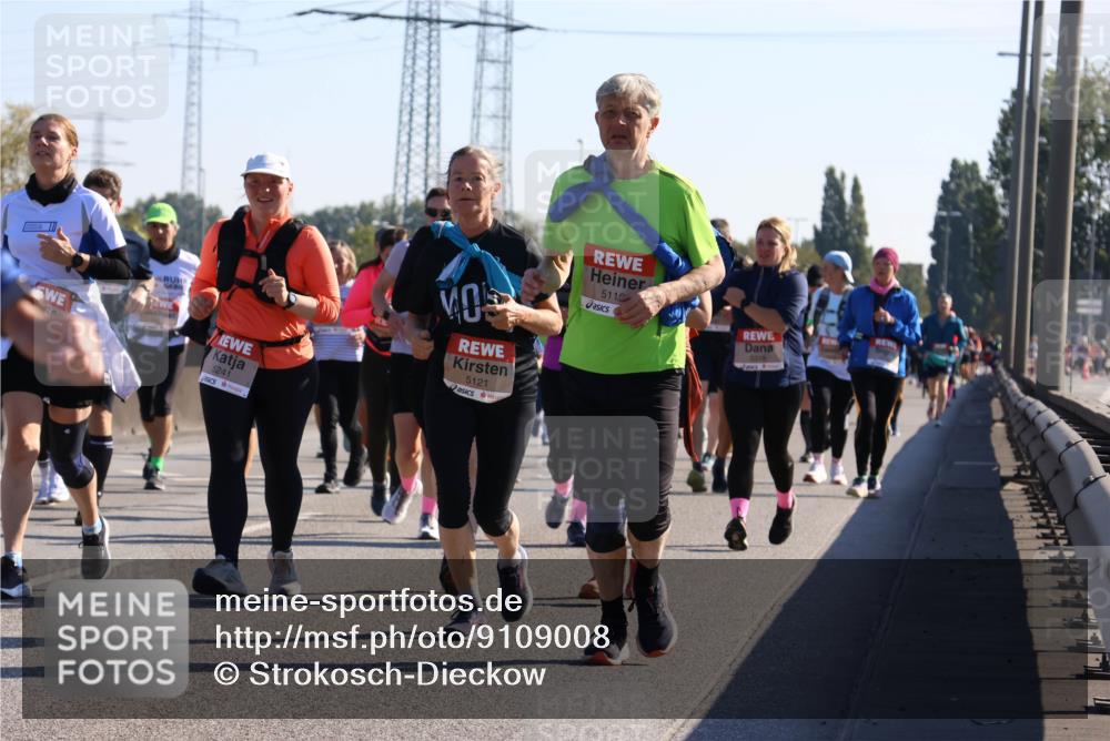 03.10.2025 - Köhlbrandbrückenlauf Strokosch-Dieckow http://msf.ph/oto/9109008 03.10.2025 12:23:19 Position 3 5241, 5121, 511, 5318 meine-sportfotos.de