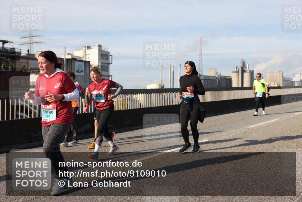 03.10.2025 - Köhlbrandbrückenlauf Lena Gebhardt http://msf.ph/oto/9109010 03.10.2025 10:14:19 Position 2 1880, 3377 meine-sportfotos.de