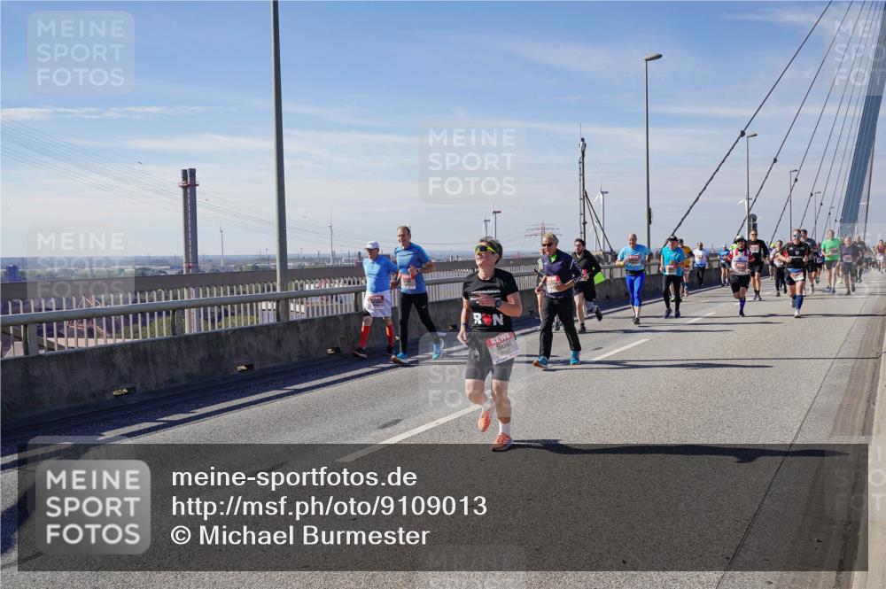 03.10.2025 - Köhlbrandbrückenlauf Michael Burmester http://msf.ph/oto/9109013 03.10.2025 12:51:40 Position 2  meine-sportfotos.de