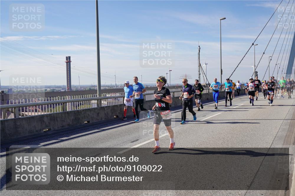 03.10.2025 - Köhlbrandbrückenlauf Michael Burmester http://msf.ph/oto/9109022 03.10.2025 12:51:40 Position 2  meine-sportfotos.de