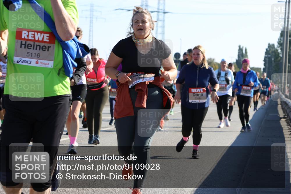 03.10.2025 - Köhlbrandbrückenlauf Strokosch-Dieckow http://msf.ph/oto/9109028 03.10.2025 12:23:23 Position 3 5116, 5844, 5318 meine-sportfotos.de