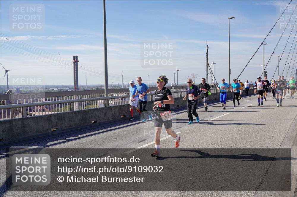 03.10.2025 - Köhlbrandbrückenlauf Michael Burmester http://msf.ph/oto/9109032 03.10.2025 12:51:40 Position 2  meine-sportfotos.de