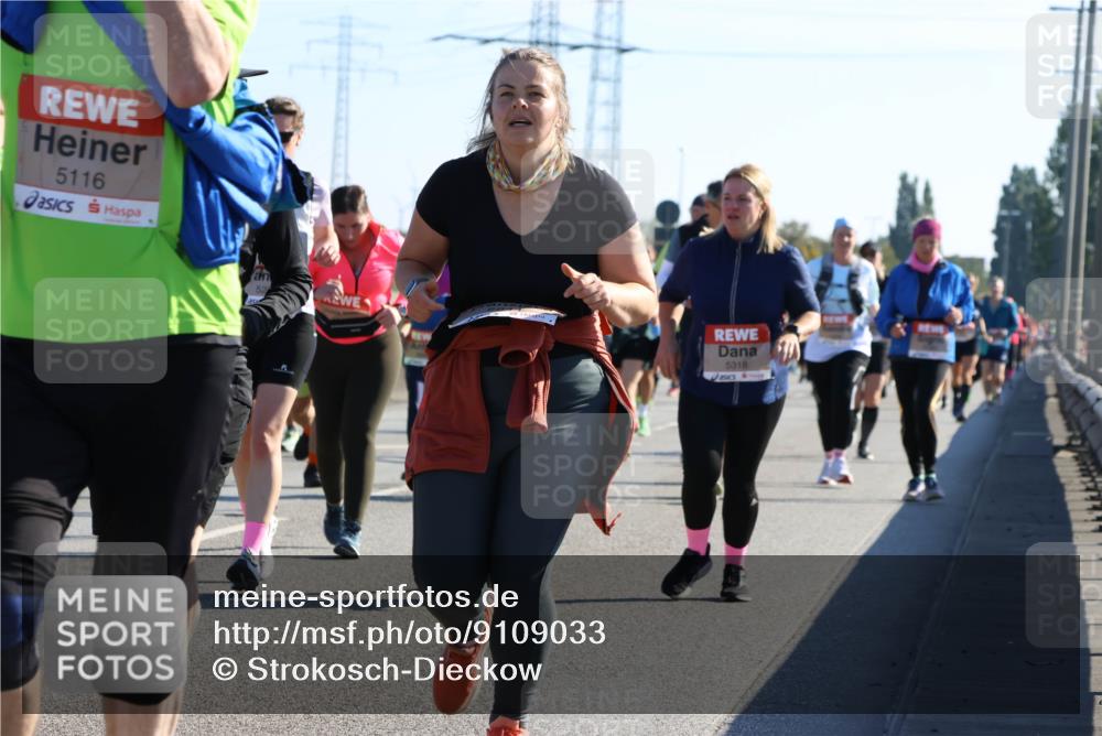 03.10.2025 - Köhlbrandbrückenlauf Strokosch-Dieckow http://msf.ph/oto/9109033 03.10.2025 12:23:23 Position 3 5116, 52, 5318 meine-sportfotos.de