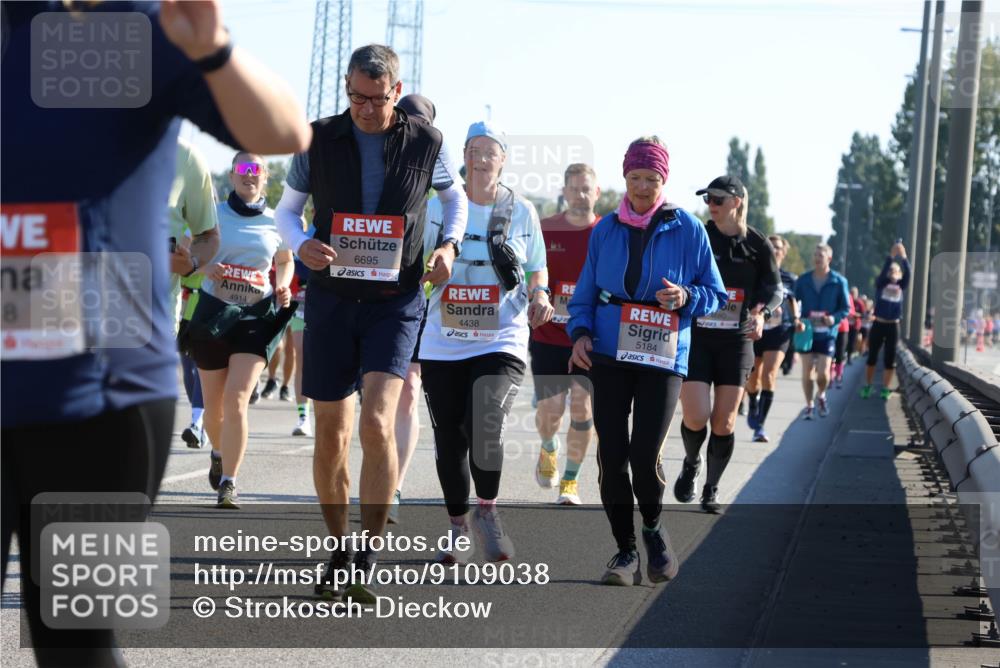 03.10.2025 - Köhlbrandbrückenlauf Strokosch-Dieckow http://msf.ph/oto/9109038 03.10.2025 12:23:27 Position 3 8, 4914, 6695, 4438, 5184 meine-sportfotos.de