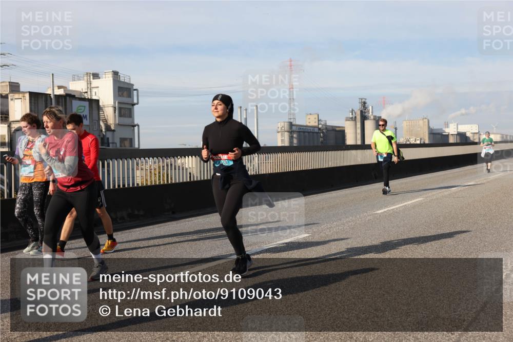 03.10.2025 - Köhlbrandbrückenlauf Lena Gebhardt http://msf.ph/oto/9109043 03.10.2025 10:14:19 Position 2  meine-sportfotos.de