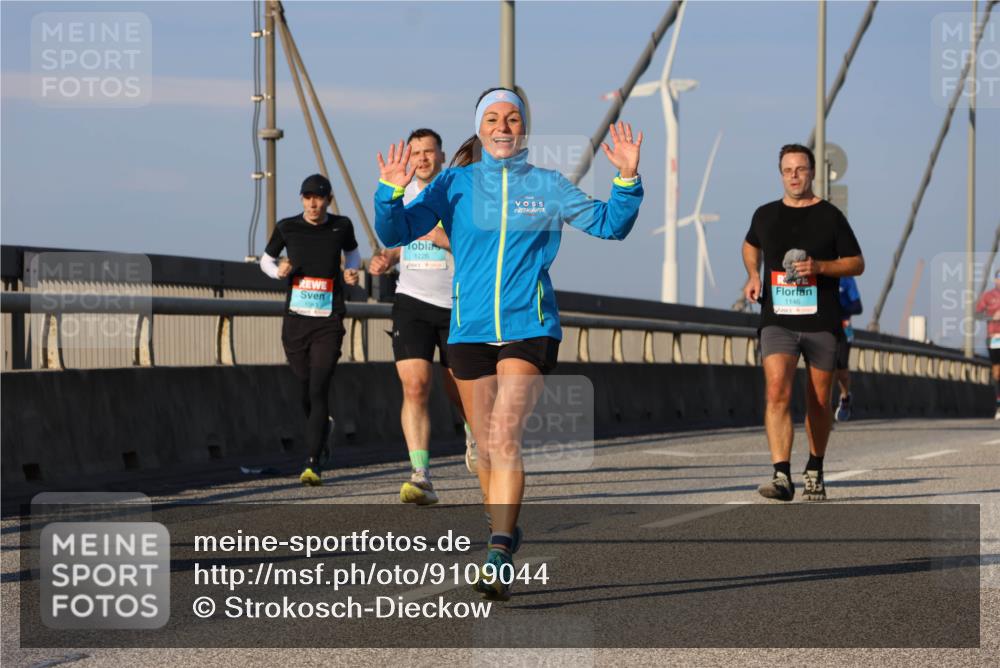 03.10.2025 - Köhlbrandbrückenlauf Strokosch-Dieckow http://msf.ph/oto/9109044 03.10.2025 09:40:02 Position 2 1226, 1146 meine-sportfotos.de