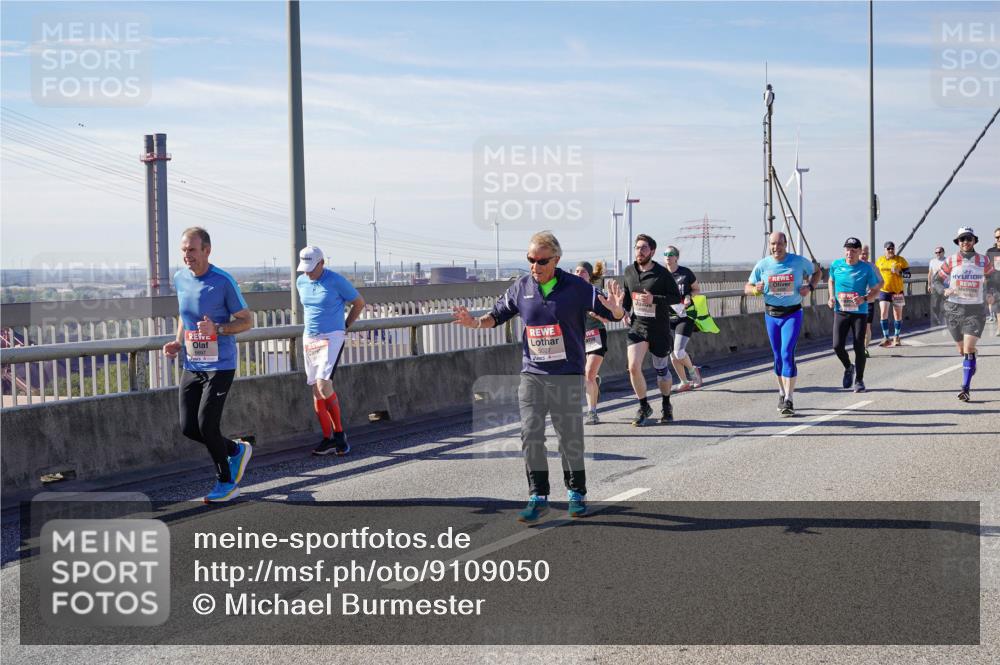 03.10.2025 - Köhlbrandbrückenlauf Michael Burmester http://msf.ph/oto/9109050 03.10.2025 12:51:42 Position 2 5027 meine-sportfotos.de