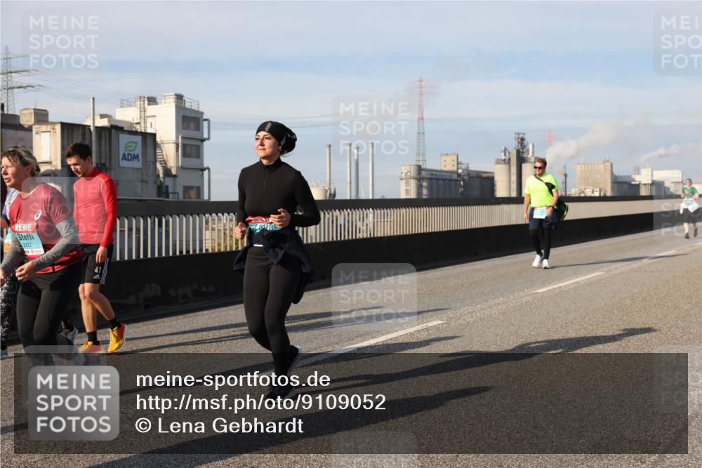 03.10.2025 - Köhlbrandbrückenlauf Lena Gebhardt http://msf.ph/oto/9109052 03.10.2025 10:14:19 Position 2 3377 meine-sportfotos.de