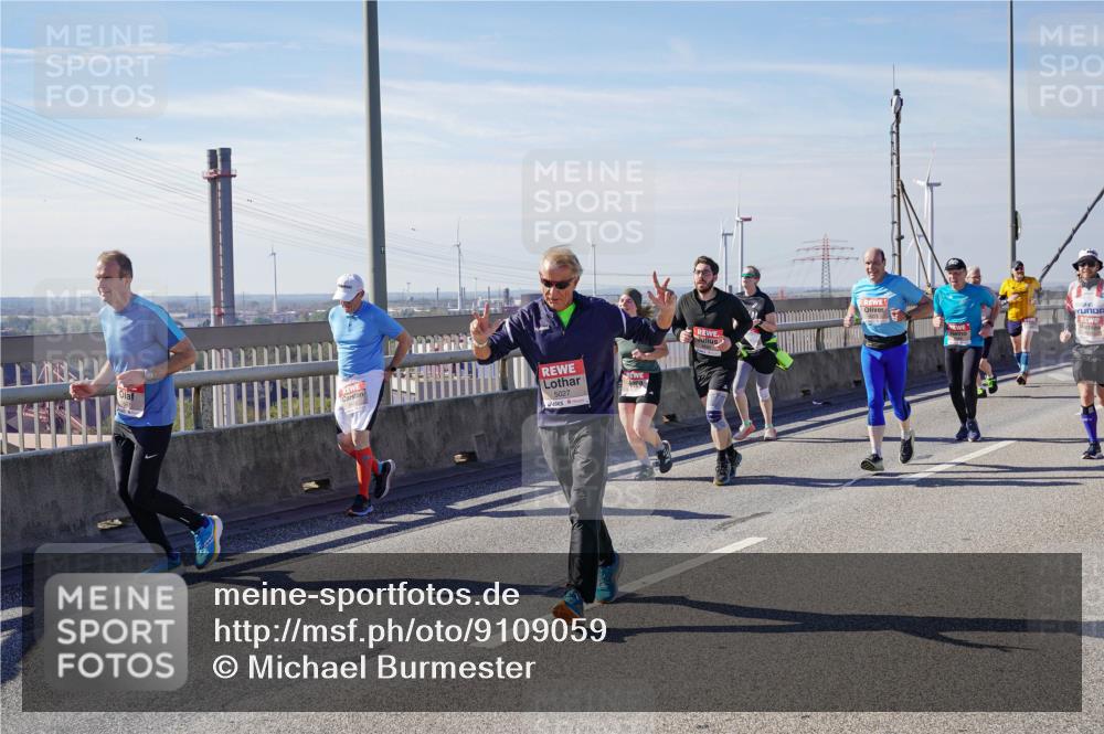 03.10.2025 - Köhlbrandbrückenlauf Michael Burmester http://msf.ph/oto/9109059 03.10.2025 12:51:42 Position 2 5027 meine-sportfotos.de