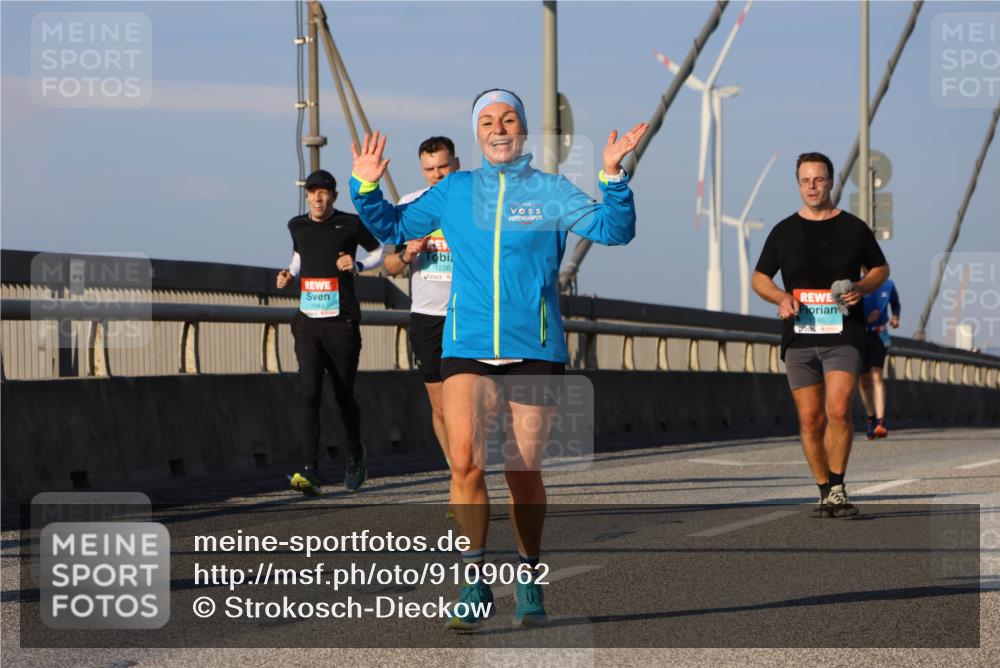 03.10.2025 - Köhlbrandbrückenlauf Strokosch-Dieckow http://msf.ph/oto/9109062 03.10.2025 09:40:02 Position 2 1226, 1043, 46 meine-sportfotos.de