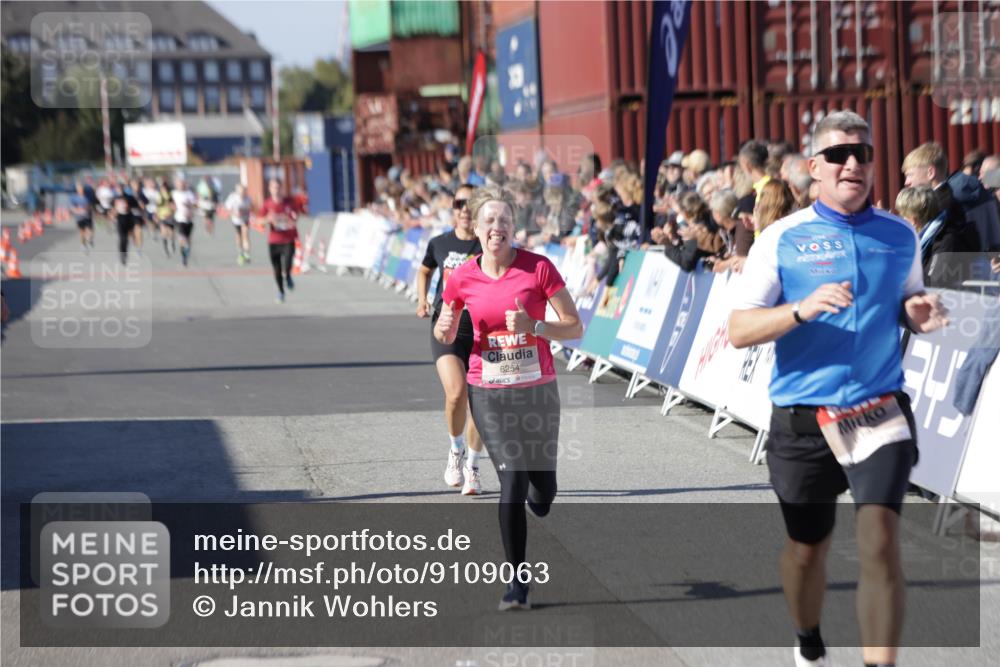 03.10.2025 - Köhlbrandbrückenlauf Jannik Wohlers http://msf.ph/oto/9109063 03.10.2025 12:59:45 Ziel 4074, 4111, 4215, 4270, 4475, 6142, 6254, 6364, 6601, 6616, 6654, 6666, 6754 meine-sportfotos.de