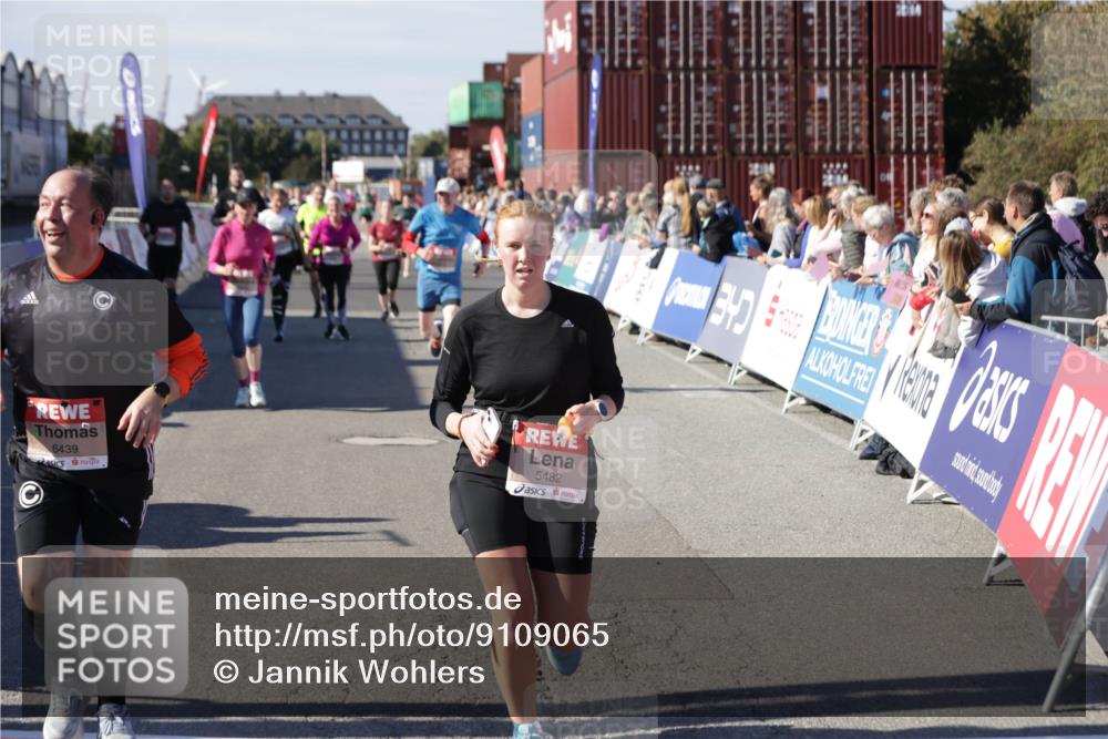 03.10.2025 - Köhlbrandbrückenlauf Jannik Wohlers http://msf.ph/oto/9109065 03.10.2025 13:29:37 Ziel 4629, 4660, 4720, 4733, 5470, 5482, 5601, 6093, 6156, 6215, 6334, 6335, 6336, 6351, 6387, 6439, 6539, 6543, 6554, 6555 meine-sportfotos.de