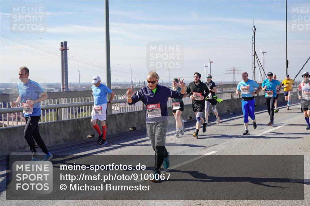 03.10.2025 - Köhlbrandbrückenlauf Michael Burmester http://msf.ph/oto/9109067 03.10.2025 12:51:42 Position 2 5027 meine-sportfotos.de