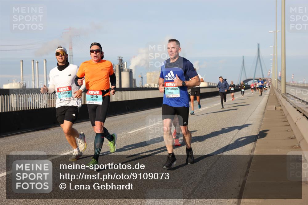 03.10.2025 - Köhlbrandbrückenlauf Lena Gebhardt http://msf.ph/oto/9109073 03.10.2025 09:41:13 Position 2 3494, 3266, 1028 meine-sportfotos.de
