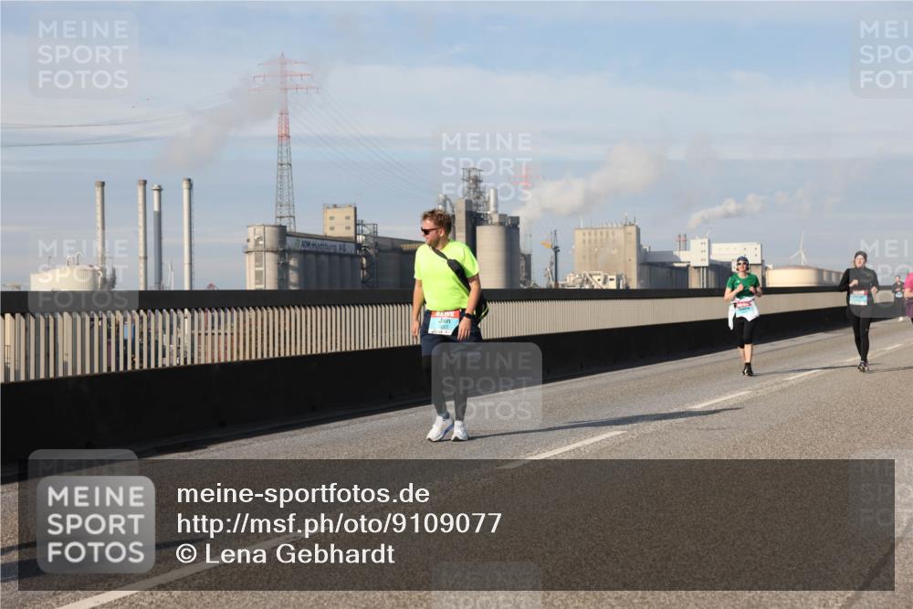 03.10.2025 - Köhlbrandbrückenlauf Lena Gebhardt http://msf.ph/oto/9109077 03.10.2025 10:14:20 Position 2  meine-sportfotos.de