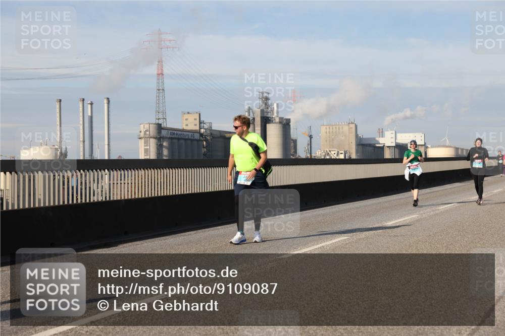 03.10.2025 - Köhlbrandbrückenlauf Lena Gebhardt http://msf.ph/oto/9109087 03.10.2025 10:14:20 Position 2  meine-sportfotos.de