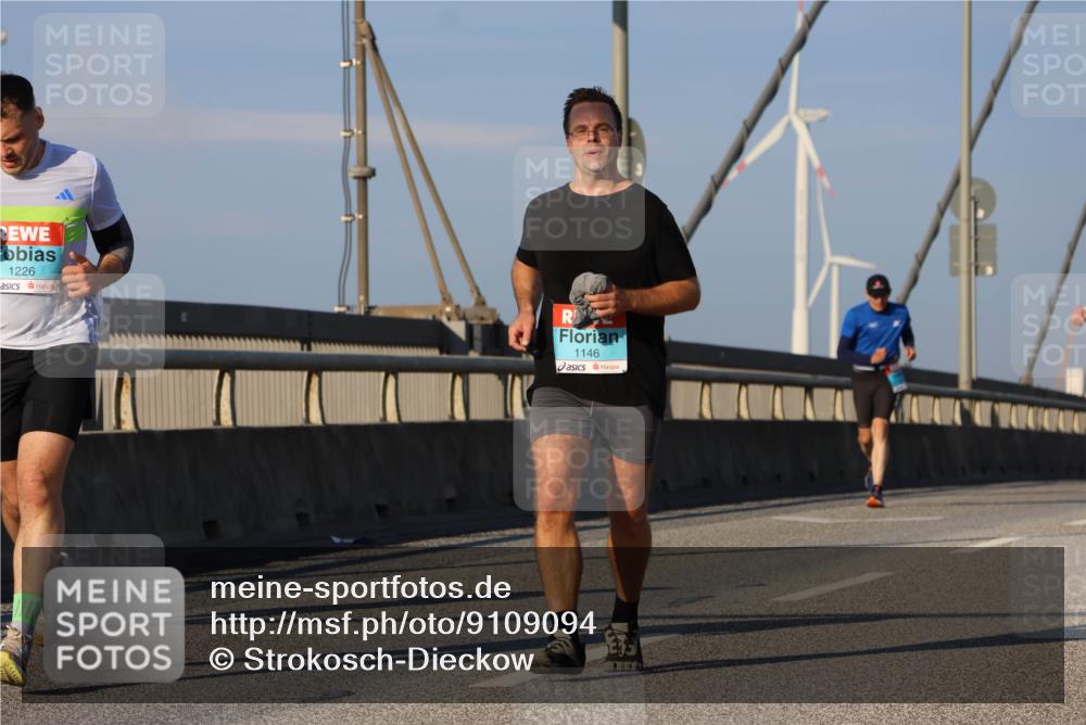 03.10.2025 - Köhlbrandbrückenlauf Strokosch-Dieckow http://msf.ph/oto/9109094 03.10.2025 09:40:05 Position 2 1226, 1146 meine-sportfotos.de