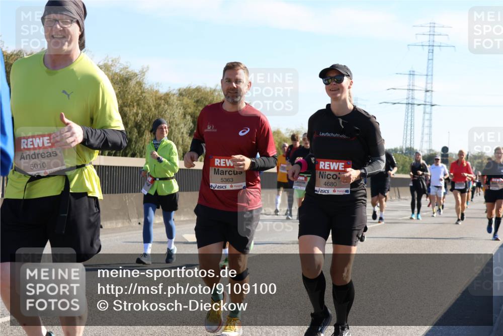 03.10.2025 - Köhlbrandbrückenlauf Strokosch-Dieckow http://msf.ph/oto/9109100 03.10.2025 12:23:33 Position 3 5010, 5363, 4680 meine-sportfotos.de