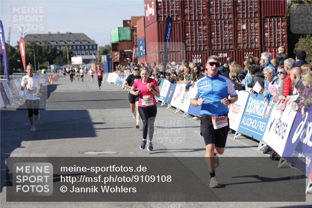 03.10.2025 - Köhlbrandbrückenlauf Jannik Wohlers http://msf.ph/oto/9109108 03.10.2025 12:59:45 Ziel 4074, 4111, 4215, 4270, 4475, 6142, 6254, 6364, 6601, 6616, 6654, 6666, 6754 meine-sportfotos.de