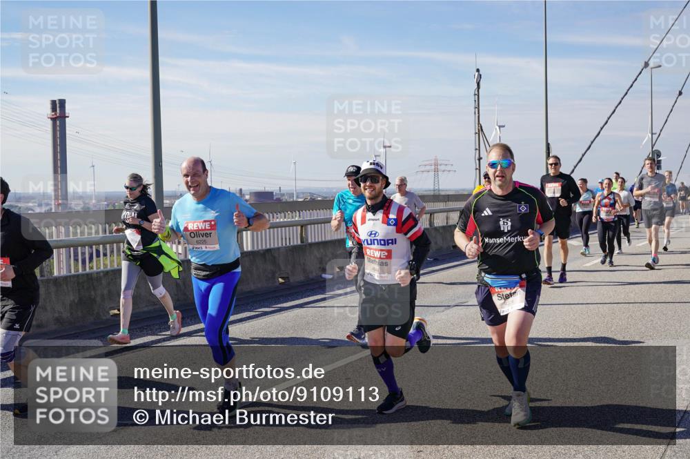 03.10.2025 - Köhlbrandbrückenlauf Michael Burmester http://msf.ph/oto/9109113 03.10.2025 12:51:44 Position 2 6225, 4644, 43 meine-sportfotos.de